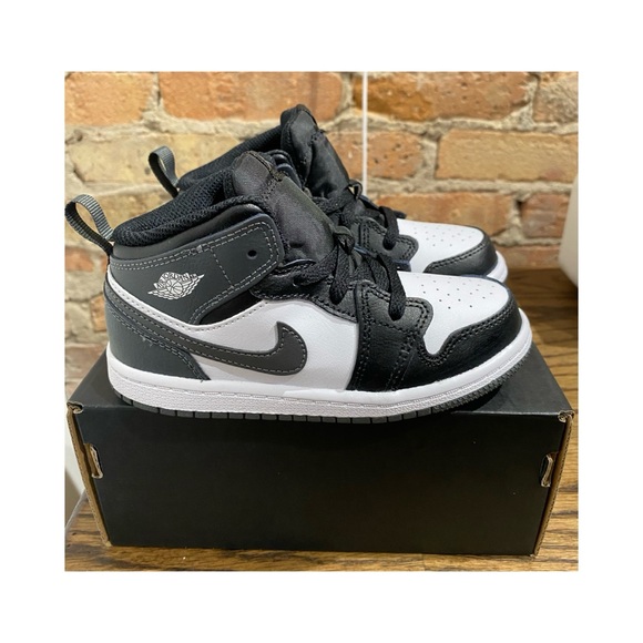 Jordan 1 Kids Gym Shoes Size 10C - Picture 3 of 5